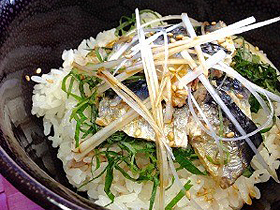 オイルサーディンの和風丼